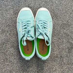 Cariuma Sneakers -NIB